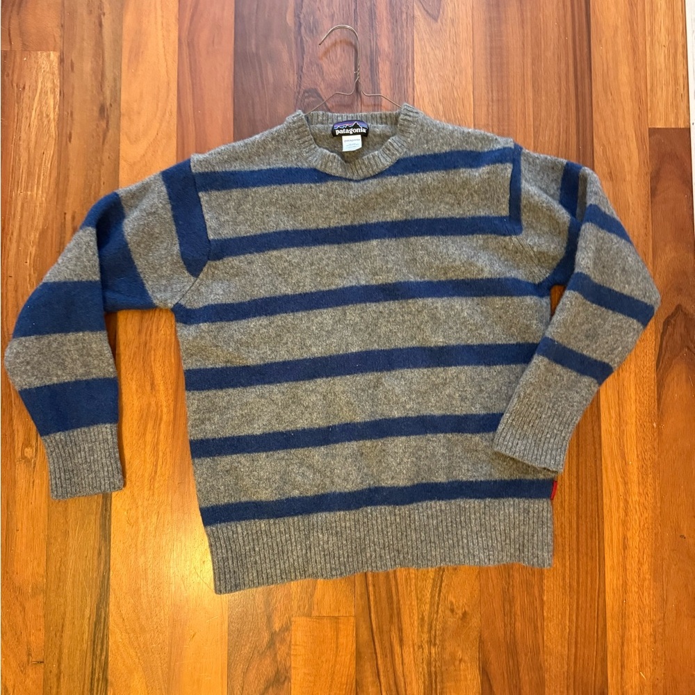 Patagonia 100% Wool Men's Blue and Gray Striped Crewneck Sweater